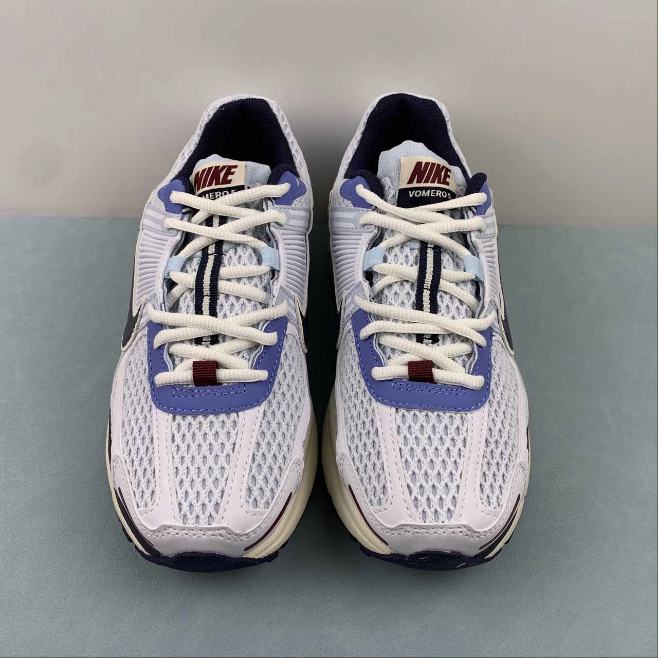 Speed Control Zoom Vomero 5 Light Blue White Obsidian University Red Black FV8111-451