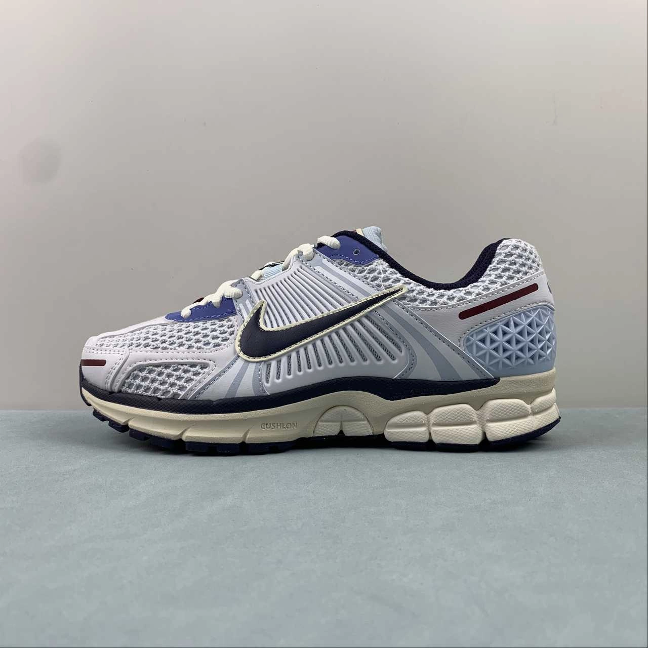 Zoom Vomero 5 Light Blue White Obsidian University Red Black FV8111-451 Minimalist