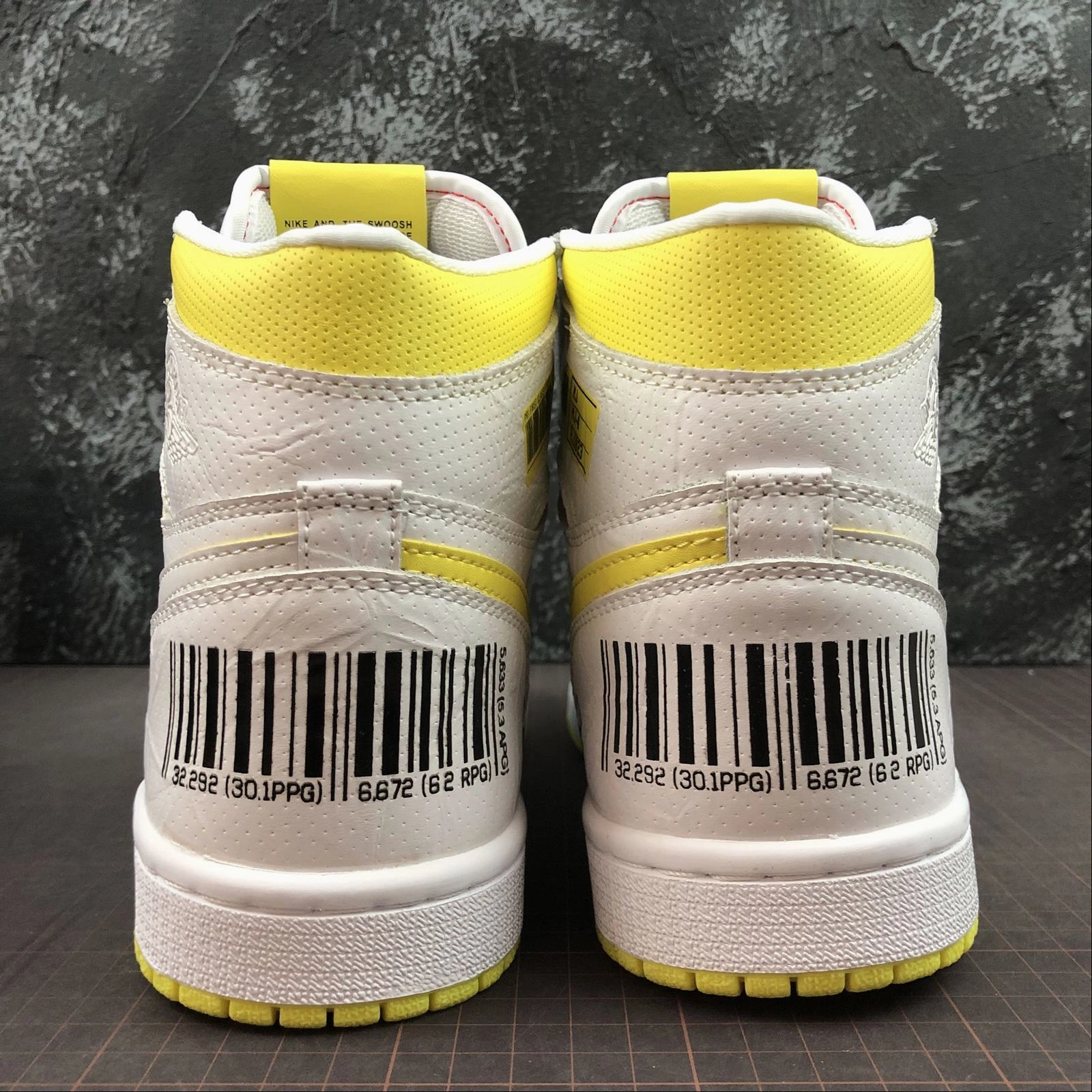 Comfort Driven Design Dynamic Walk Air Jordan 1 Retro High OG White Volt 555088-170