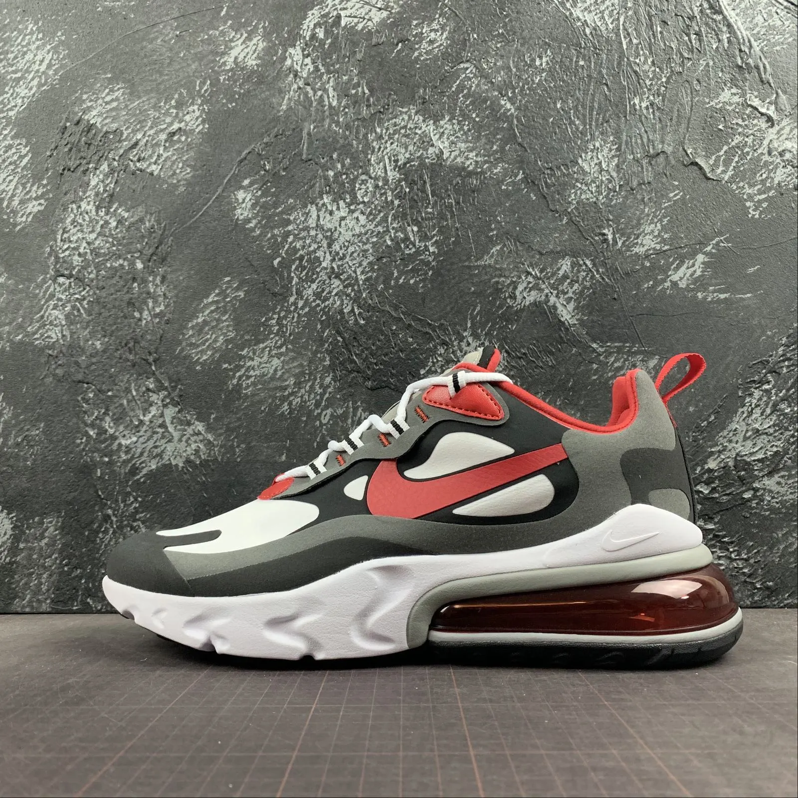 modern - design shoes Air Max 270 React Black University Red-White CI3866-002