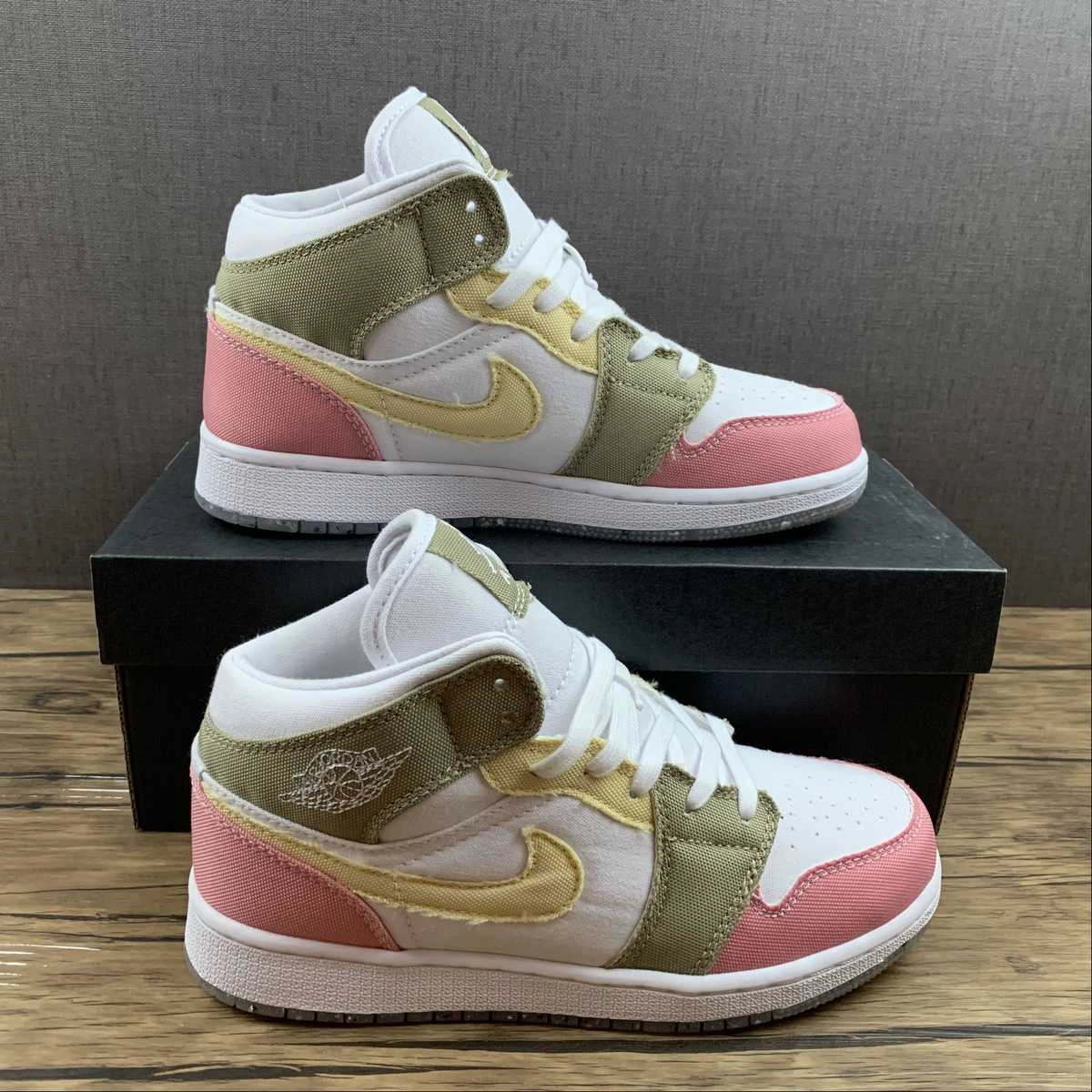 Stability plate Low Profile Sole Air Jordan 1 Mid SE (GS) White Vivid Green