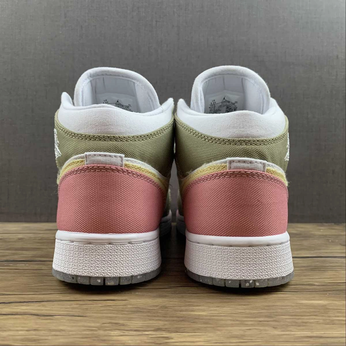 Air Jordan 1 Mid SE (GS) White Vivid Green Plush Lining