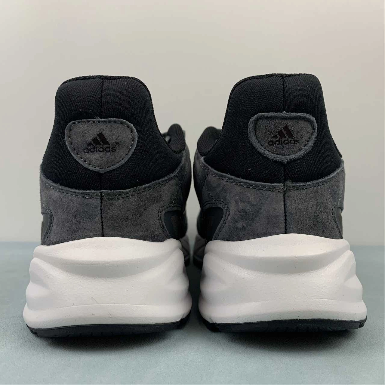 mid - top shoes Adidas 90s Valasion Black White EE9802