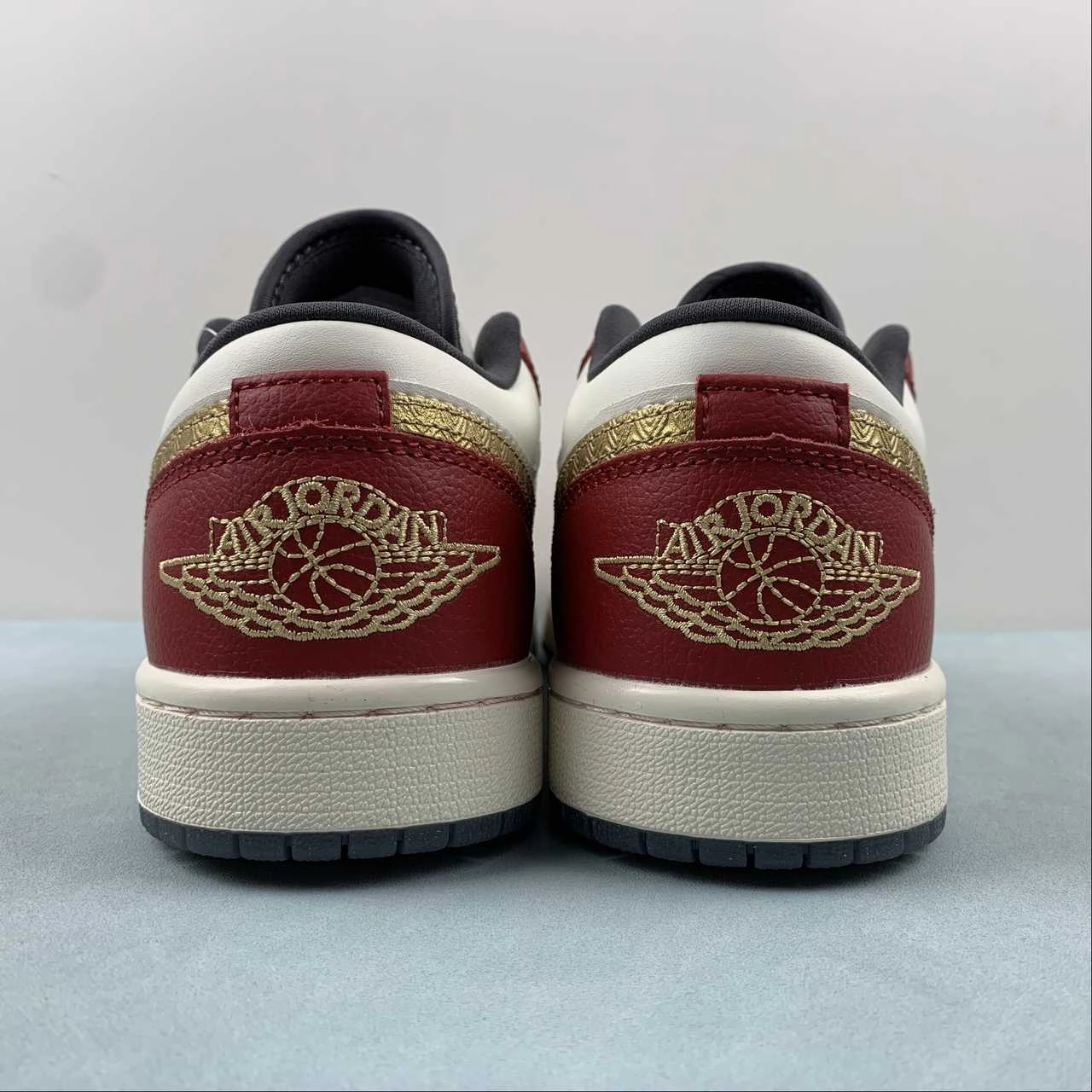 Air Jordan 1 Low SE Sail Metallic Gold Grain Dark Team Red FJ5735-100 Streamlined materials All-around durability