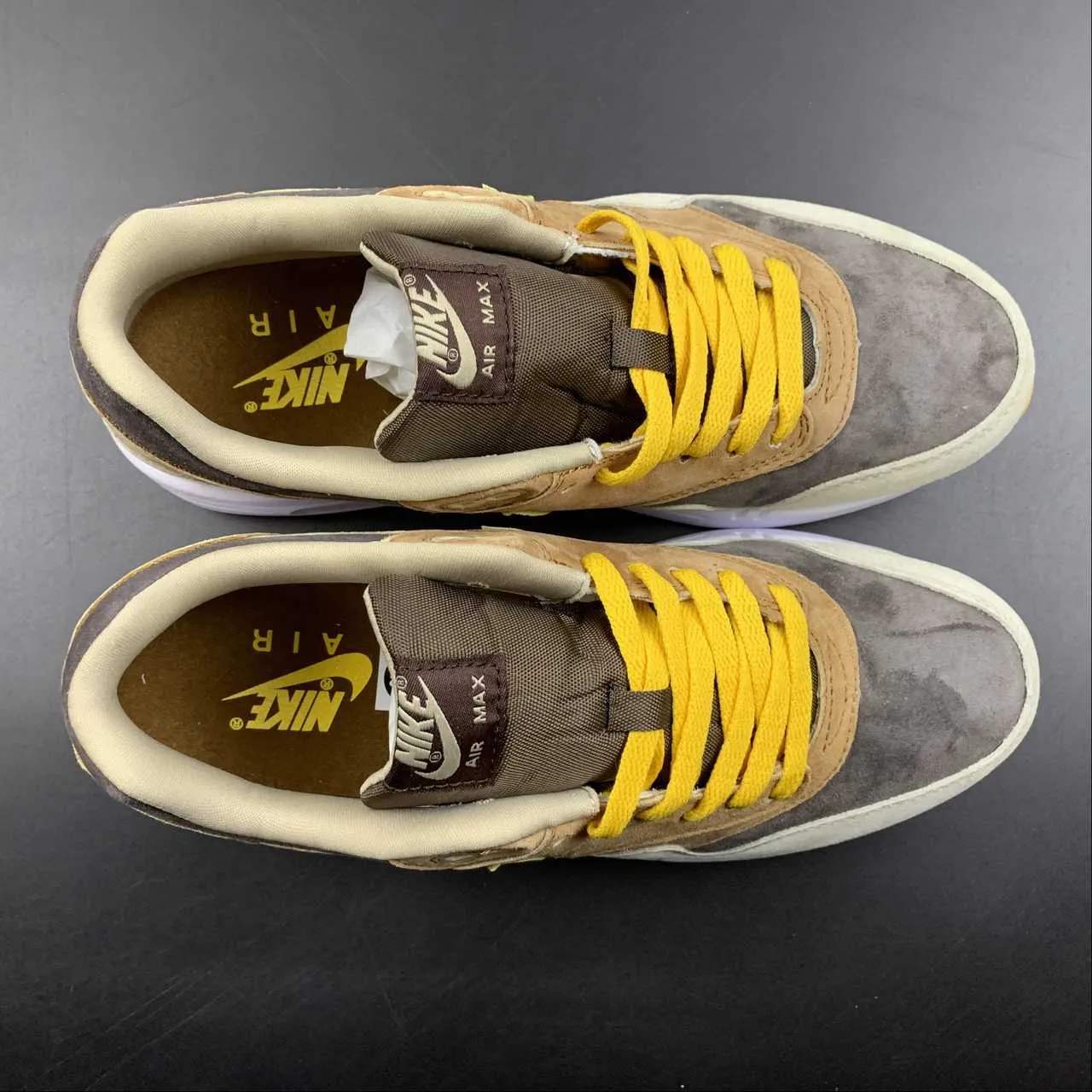 Air Max 1 PRM Duck Pecan Yellow Ocher Baroque Brown DZ0482-200 right - foot Asics Gel-Kayano