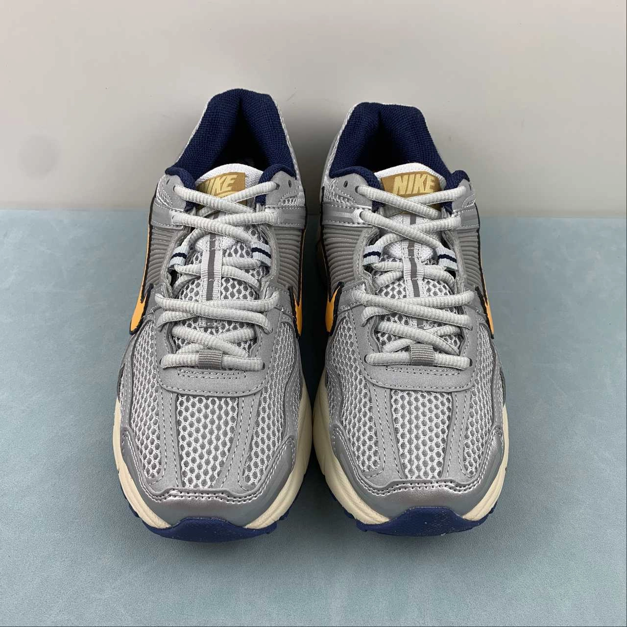 Cushioned Comfort Zoom Vomero 5 Pure Platinum Laser Orange FJ4151-001