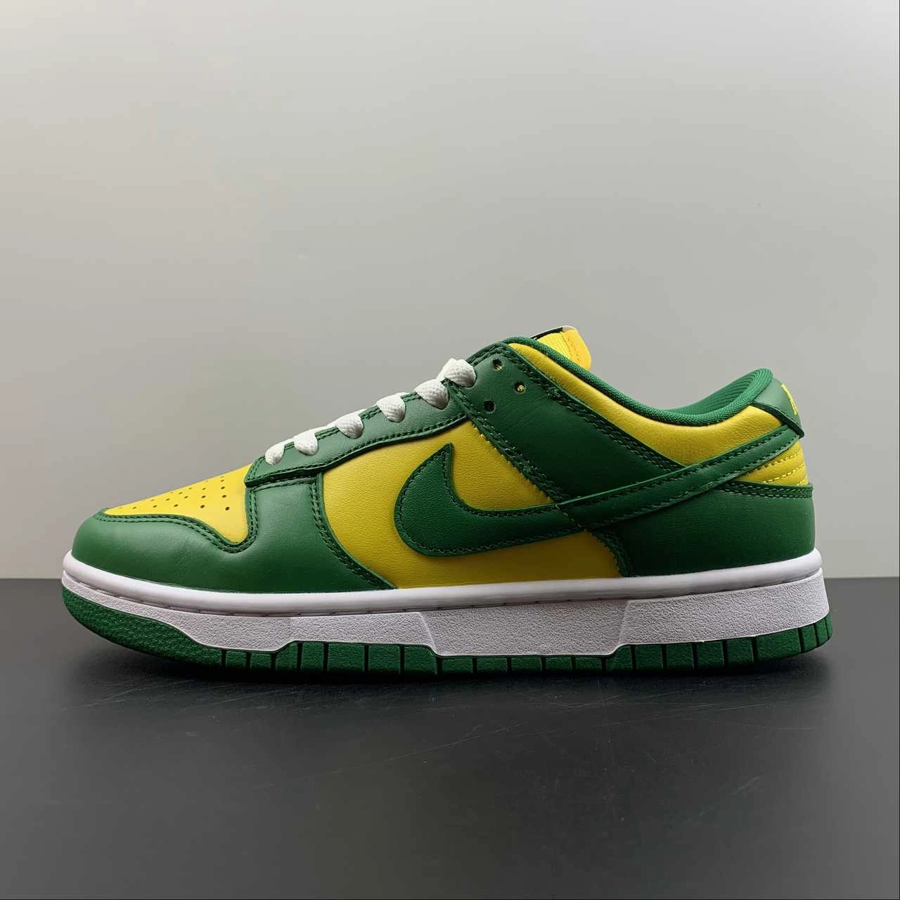 High Fashion SB Dunk Low SP Brazil Varsity Maize Pine-Green CU1727-700