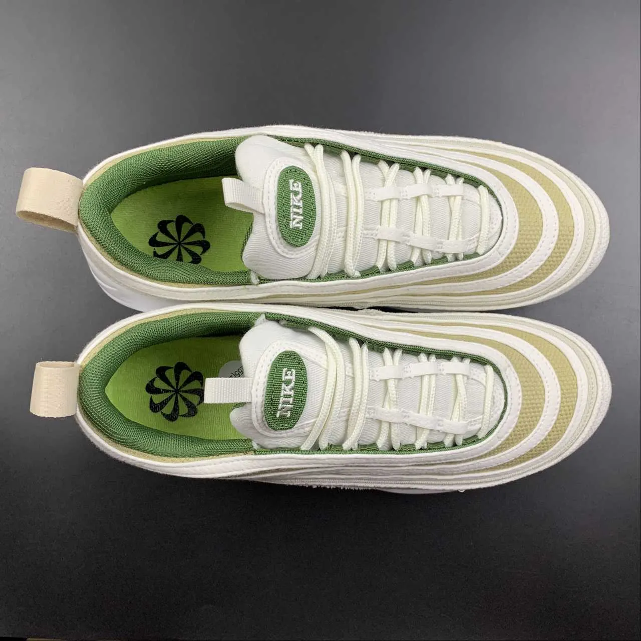 Training session padded heel shoes Air Max 97 Sun Club Sail Green Gold DM8588-100