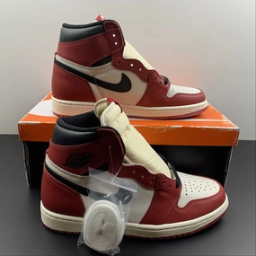 Vibrant sole Urban Trekking Air Jordan 1 Retro High OG White Red Chicago Remagned (2022)