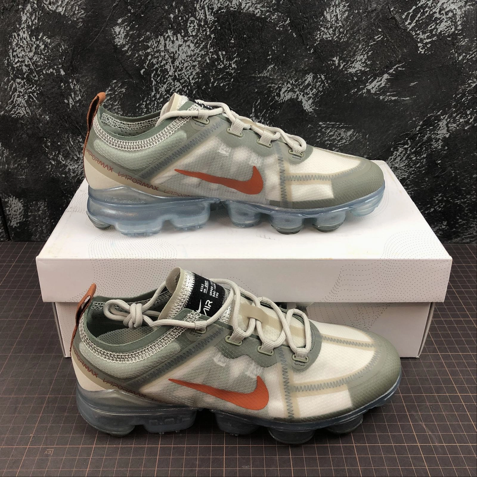 Street Chic Urban Minimal Air VaporMax 2019 Vintage Lichen Dark Russet AR6631-300
