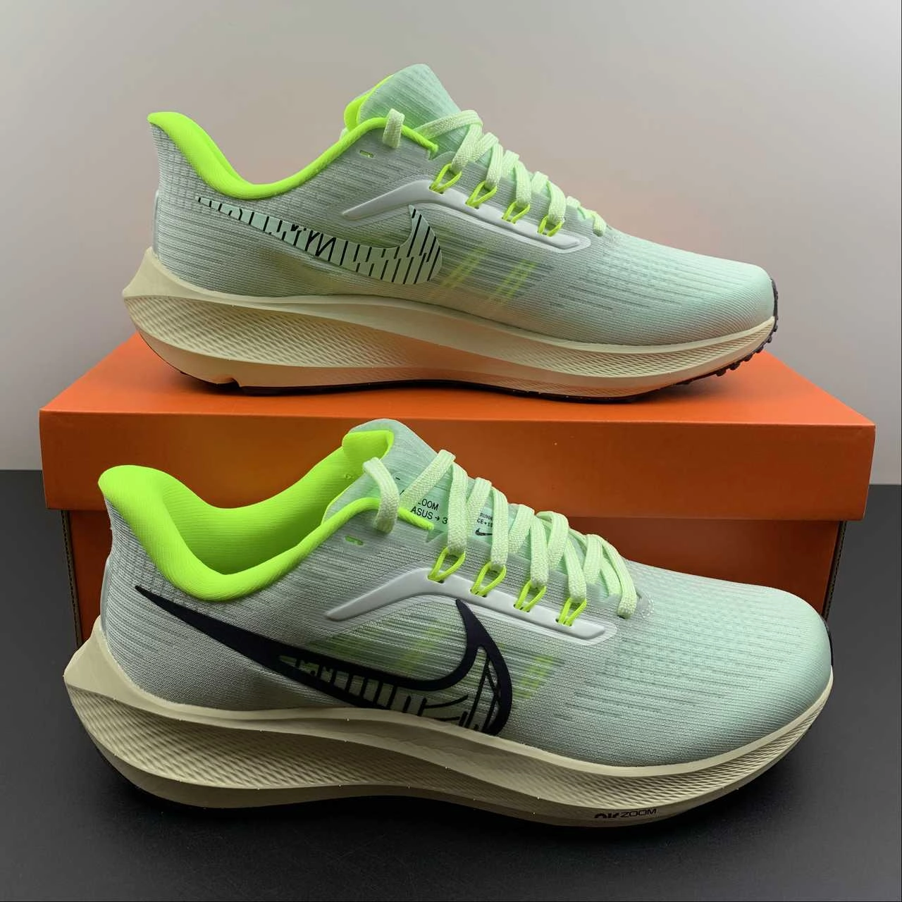 Air Zoom Pegasus 39 Barely Green Mint Foam Volt Cave Purple DH4071-301 Inner sock layer increases comfort and control Agility Practice