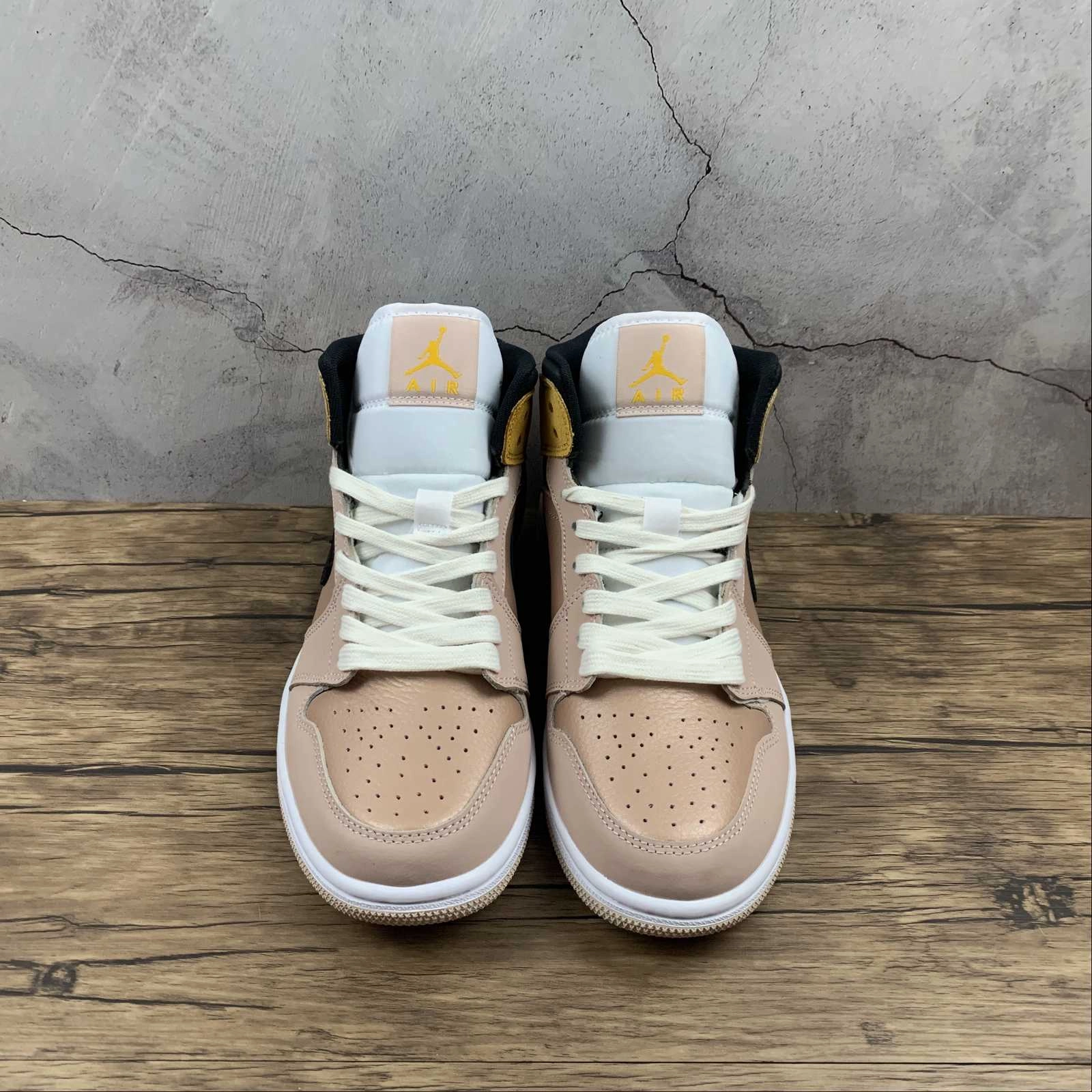 Textured Grip Pattern Air Jordan 1 Mid SE Particle Beige Black (2021) DD2224-200