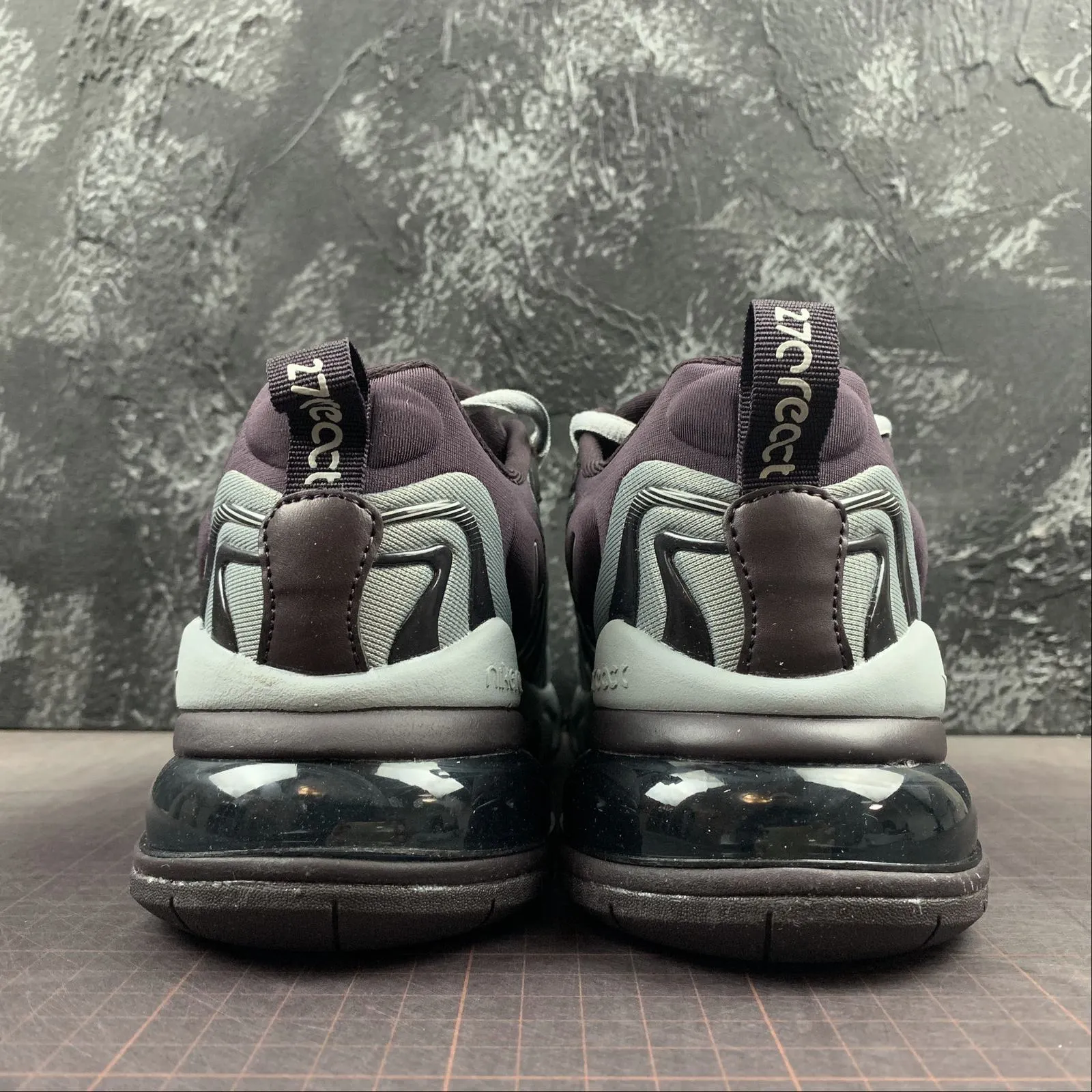 Air Max 270 React ENG Burgundy Ash LT Smoke Gray CK2595 600 Comfort Design AntiFriction