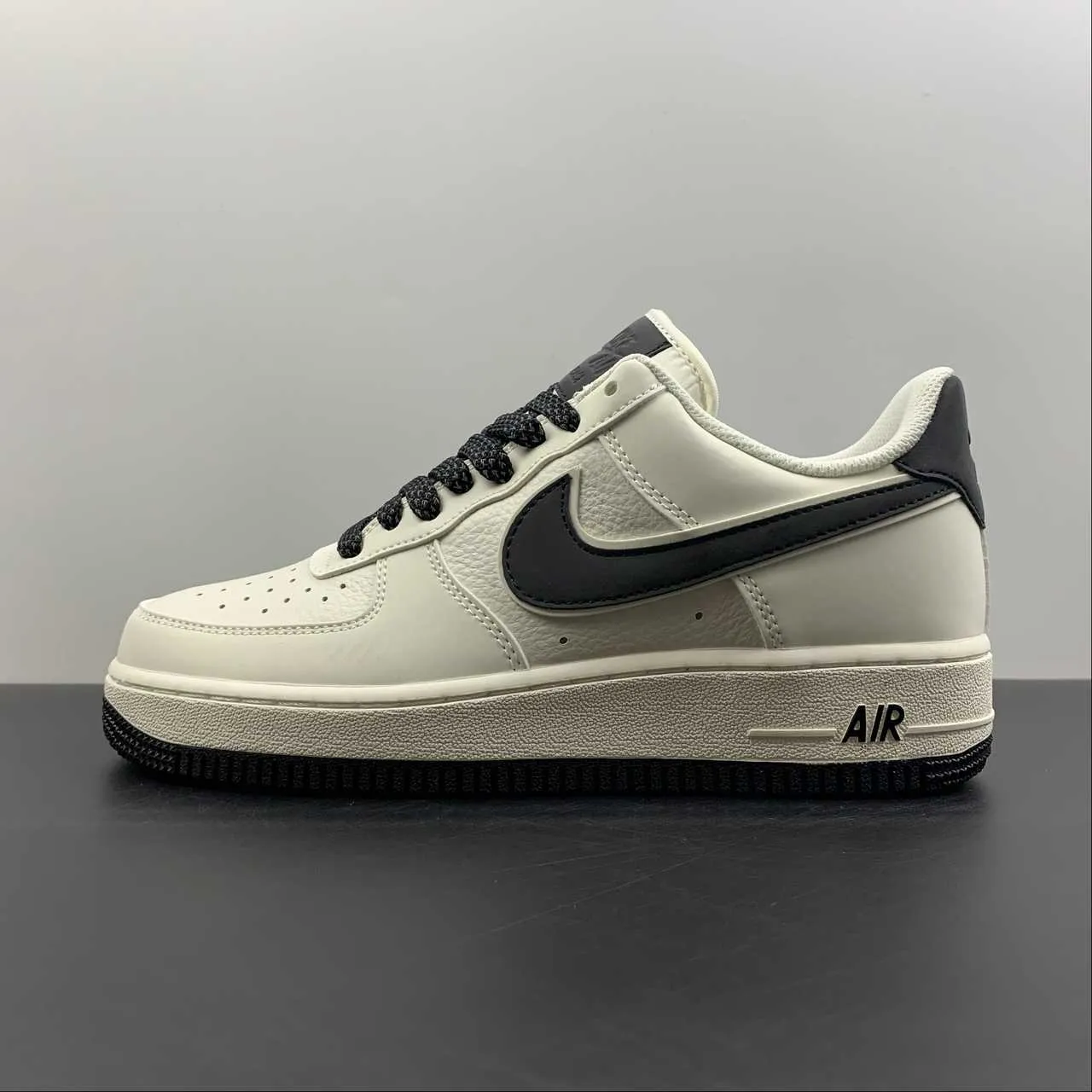 Work Friendly Slow Jog Air Force 1 07 Low Beige Black GL6835-001