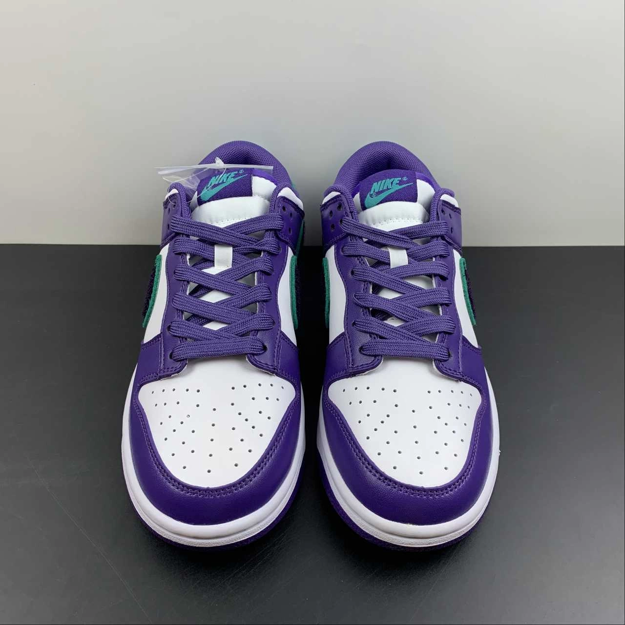 Casual cushioning SB Dunk Low Chenille Swoosh Sail Grand Purple Neptune Green DQ7683-100