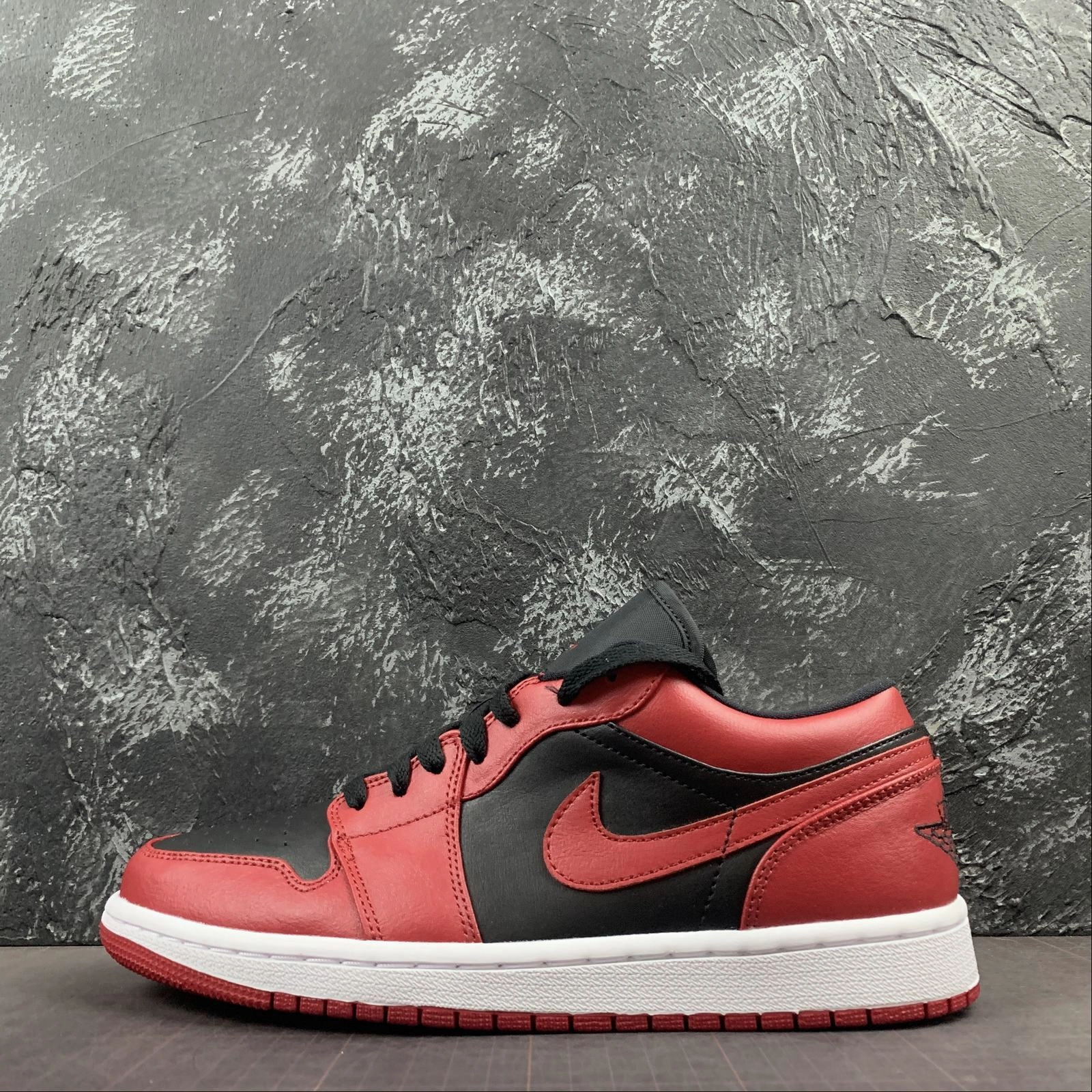 Air Jordan 1 Low Black Black-Gym Red 553558-606 Narrow Fit Slip Resistant Surface