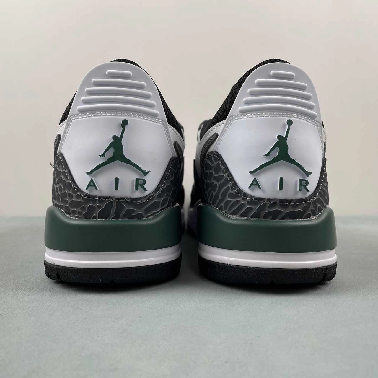 Sneakers Platform Sole Endurance Wear Air Jordan Legacy 312 Low White Black Cool Gray Oxidized Green CD7069-131