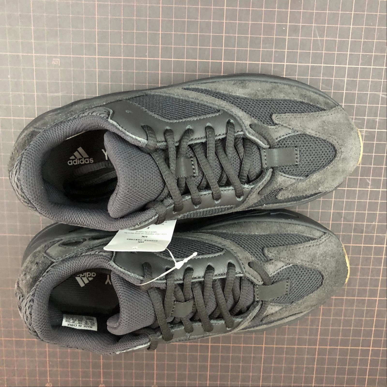 mid - top shoes arch - support sole shoes Adidas Yeezy Boost 700 Utility Black FV5304