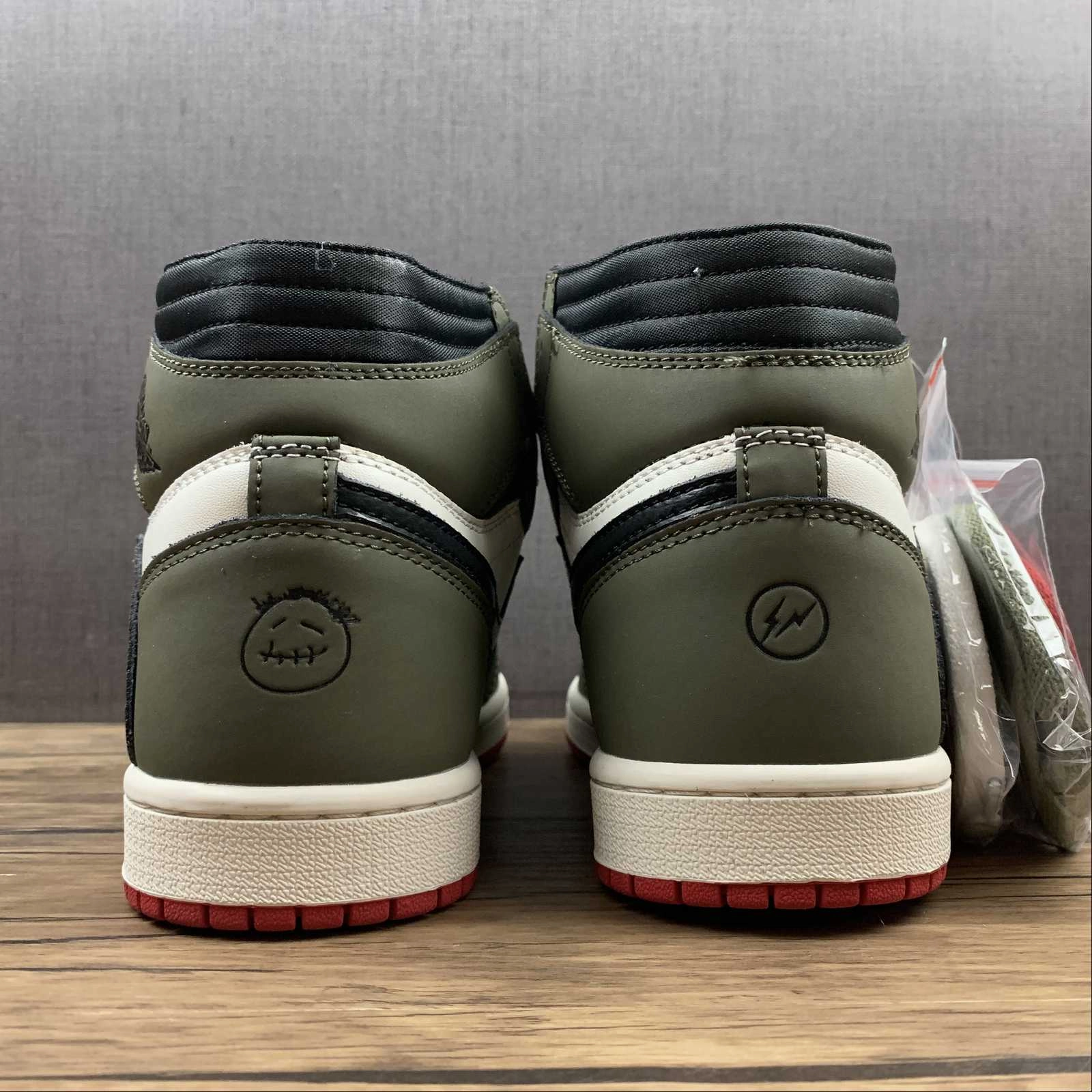 Flexible Motion All-day lining Air Jordan 1 Retro High OG SP Black Green (2021) DH3227-106