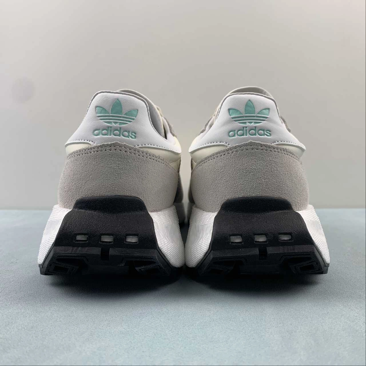 Agility Shoes sustainable - feature shoes Adidas Retropy E5 Chalk White Gray IE7063