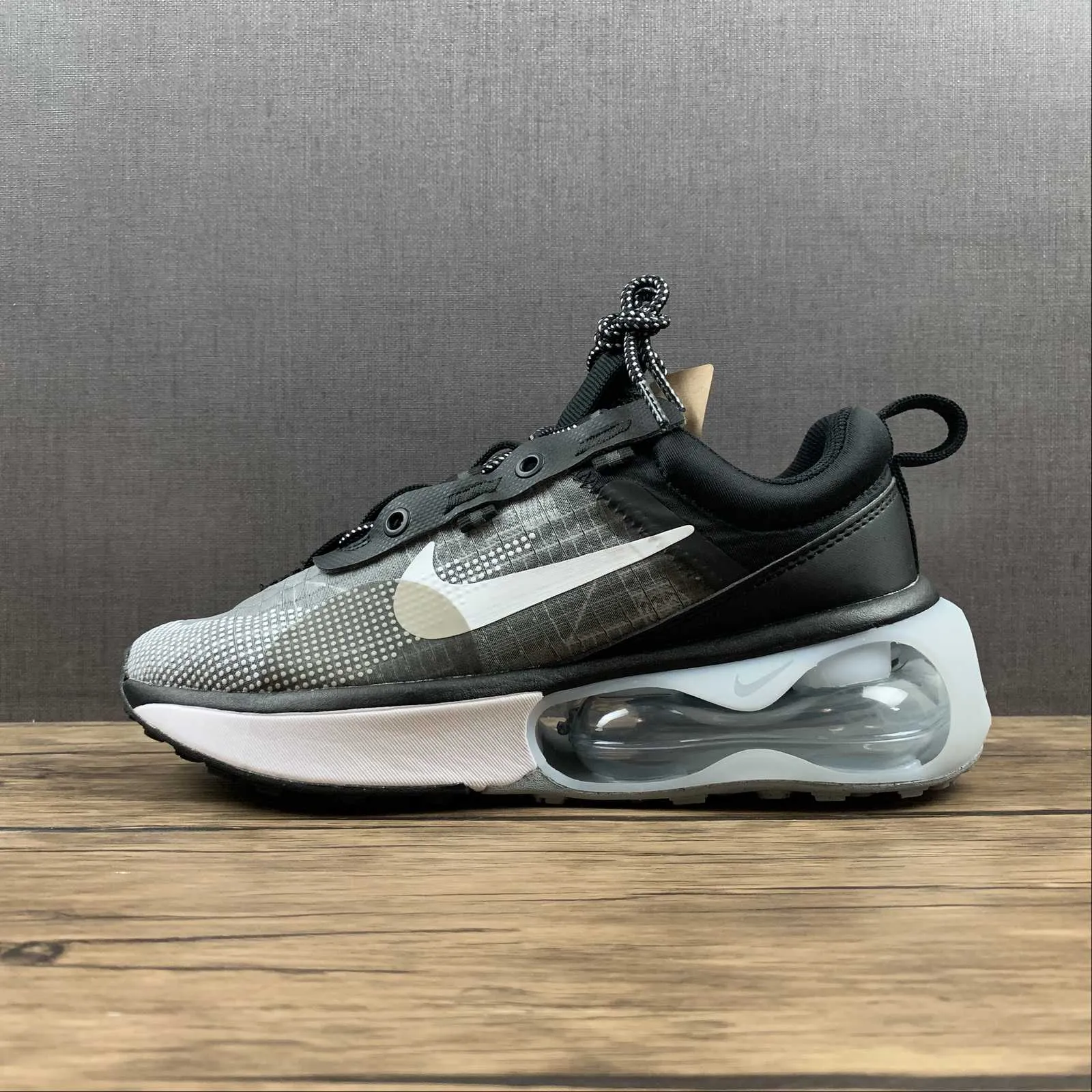 Air Max 2021 Black Smoke Gray Metallic Silver White DA1923-001 pom - pom - decorated running shoes