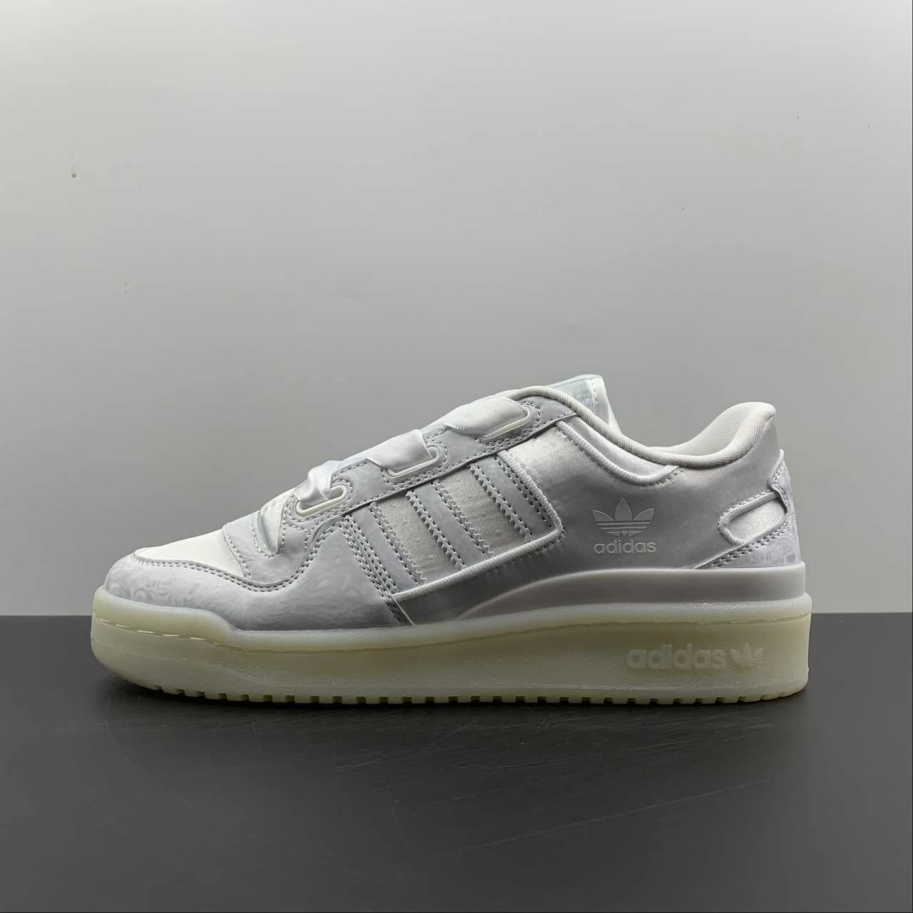 Cross Training Sneakers Adidas Forum 84 Low Satin Triple White H68194