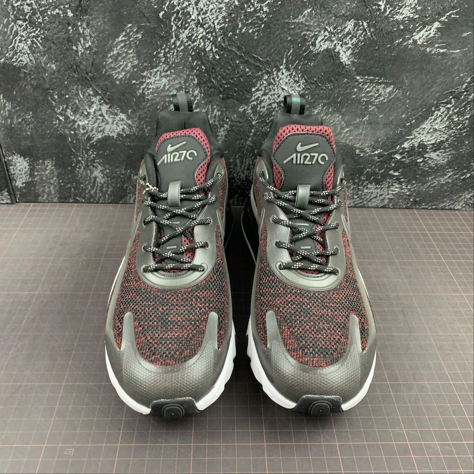 Air Max 270V2 Black Tech Red Black AO4971-105 lunch - time runs