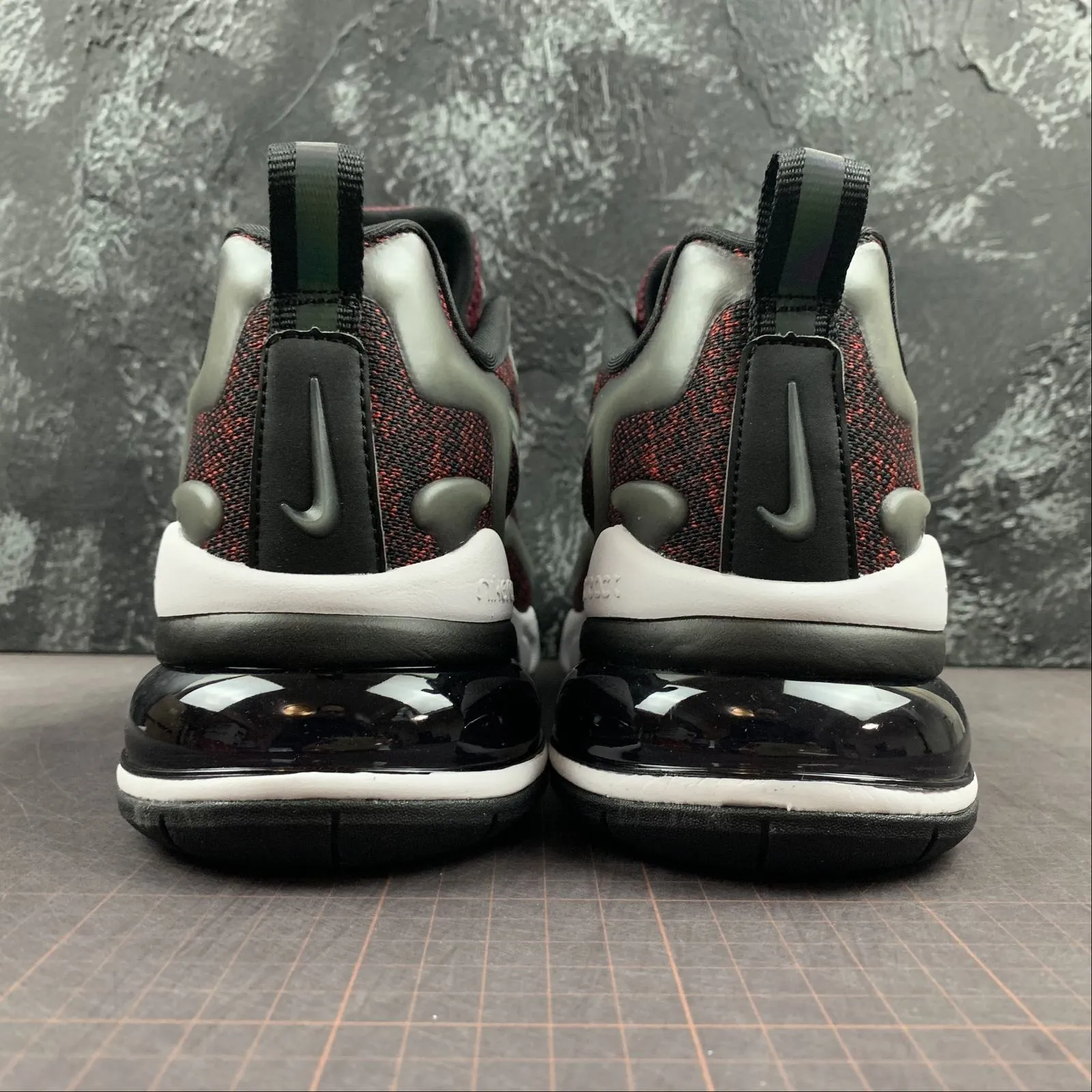 running balance training running for a connection with nature Air Max 270V2 Black Tech Red Black AO4971-105