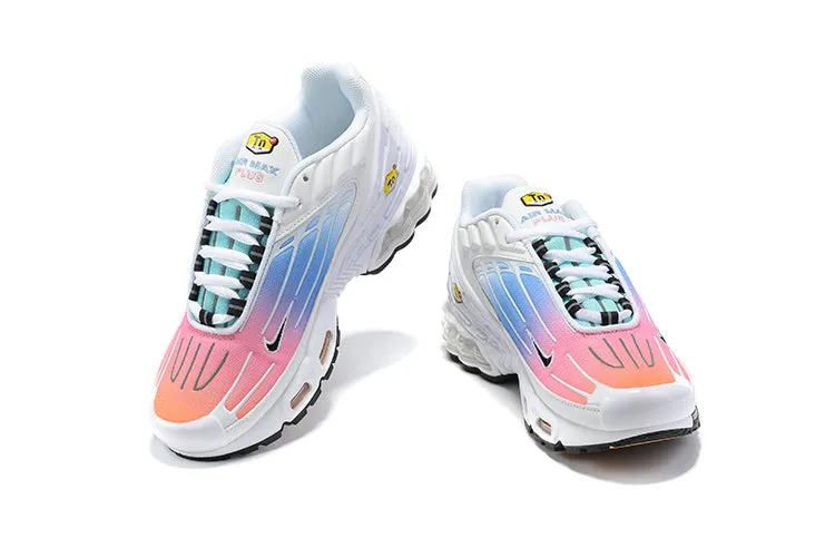 Air Max Plus 3 White Pink Blue CJ9684-115 running with a visor Low Profile