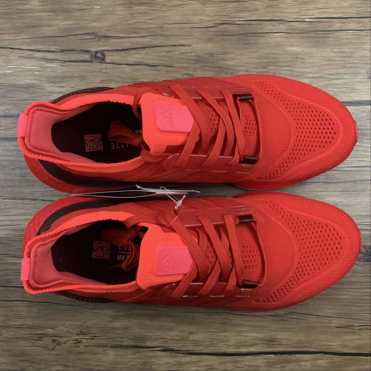 All-around comfort Adidas UltraBoost 22 Red Brown GX5462