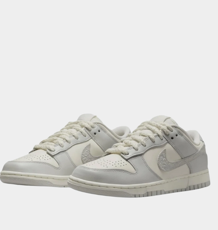 Rubber Traction Nike Dunk Low Needlework Sail (W)