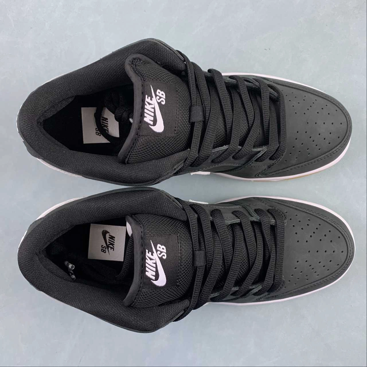 Simple Look Classic Cut SB Dunk Low Black White Gum Light Brown CD2563-006