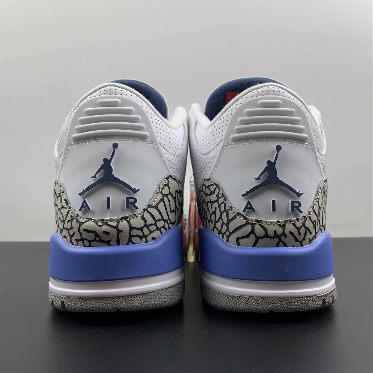 Air Jordan 3 Retro UNC White Valor Blue Tech Grey CT8532-104 Soft Layers