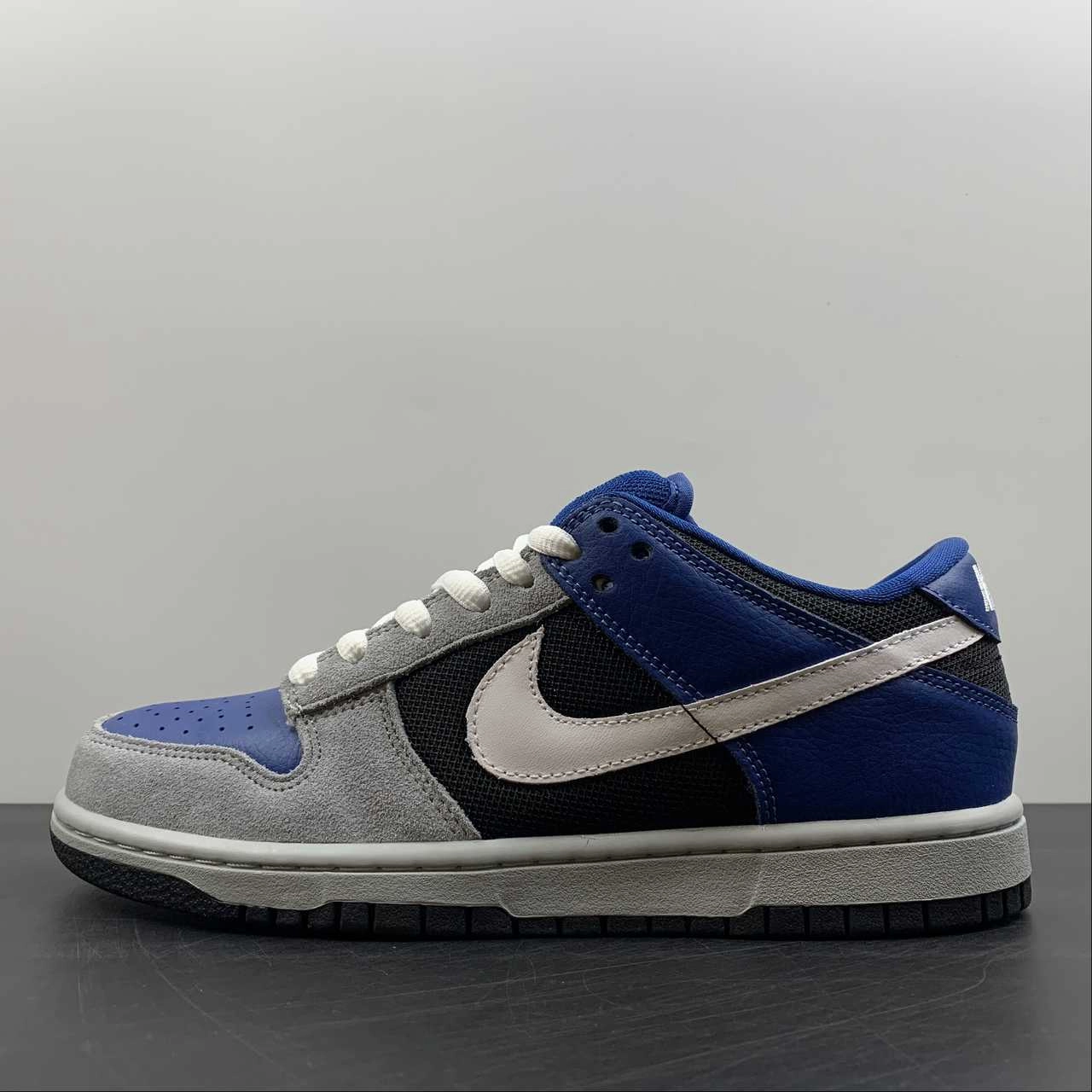 Urban Chic Ultra-soft feel SB Dunk Low Pro Futura White Black Shark Nightshade 304292-013