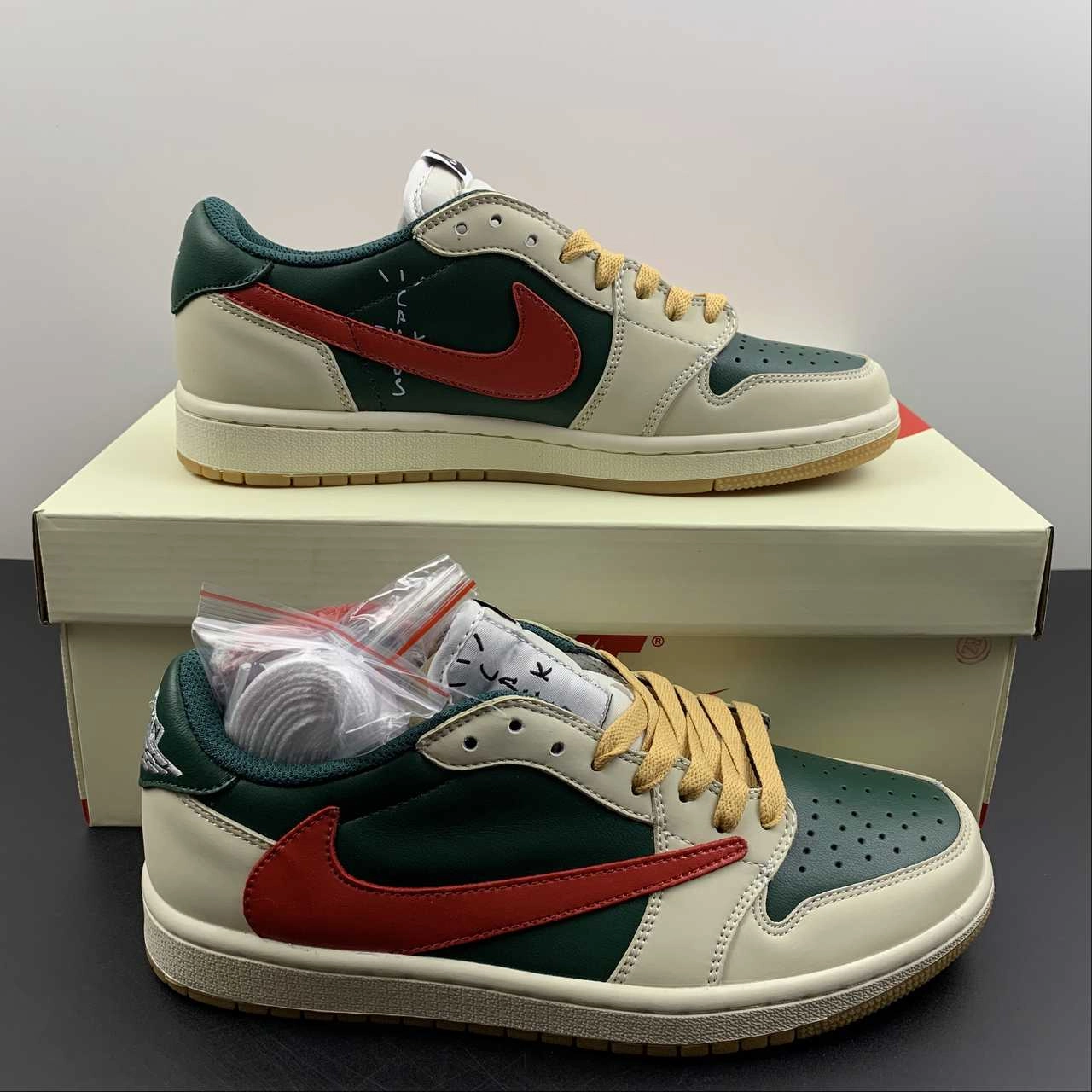 Quiet Walk Air Jordan 1 Retro Low OG SP ??Travis Scott?? Black Green Barb DM7866-801