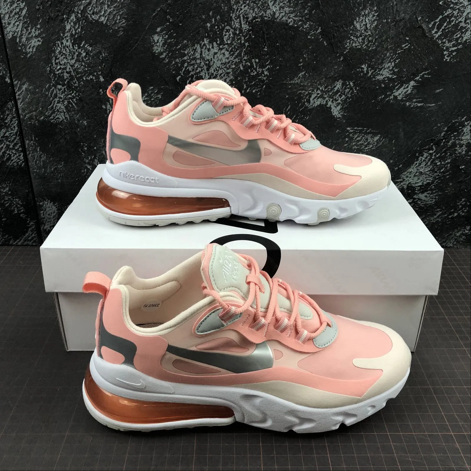 walking tool Air Max 270 React Coral Pink Silver CQ5420-611