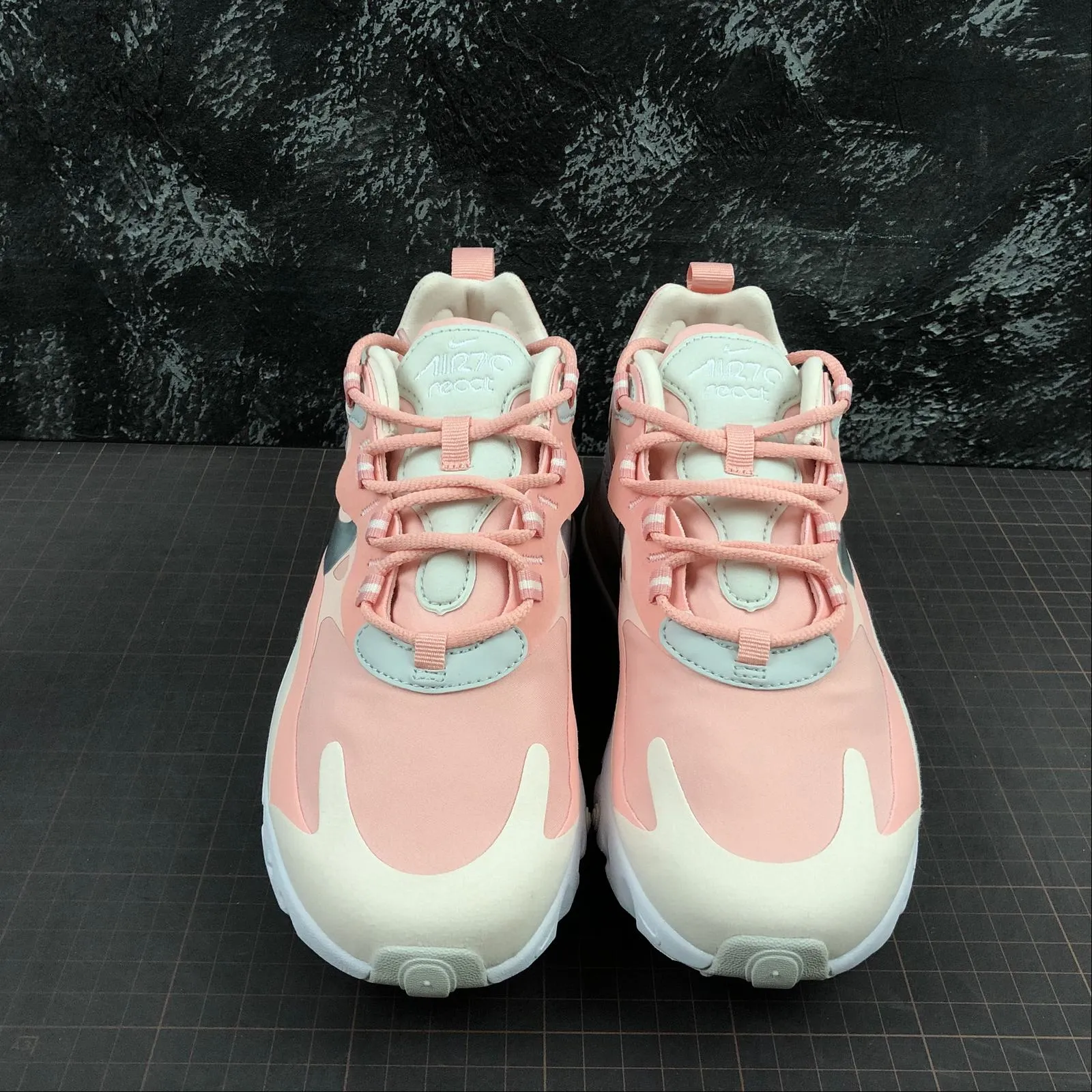 versatile - feature shoes Air Max 270 React Coral Pink Silver CQ5420-611