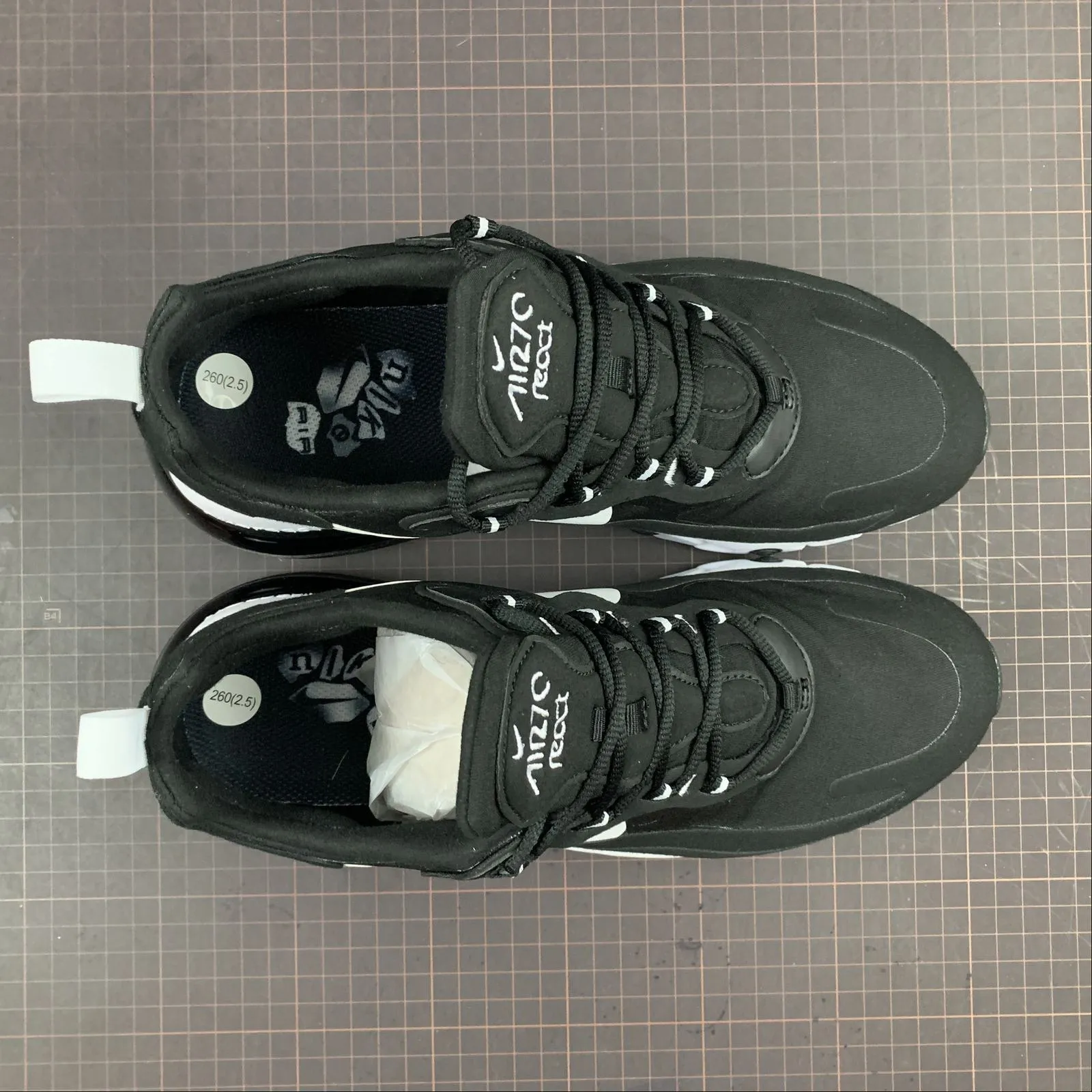 rigid insole shoes Amateur Air Max 270 React Black White AO4971-004