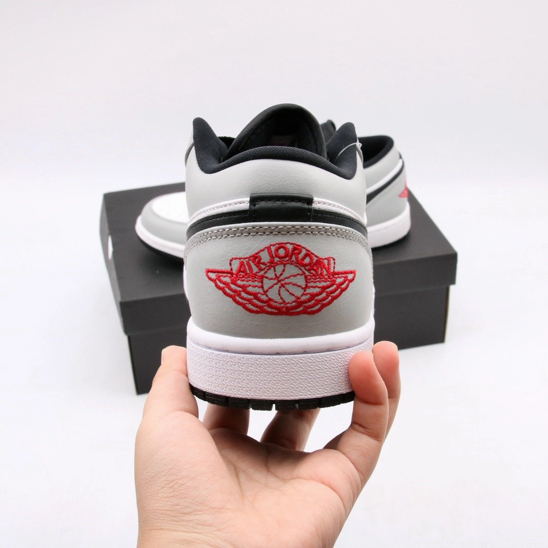 Air Jordan 1 Low Light Smoke Grey 553560-030 Regular Fit