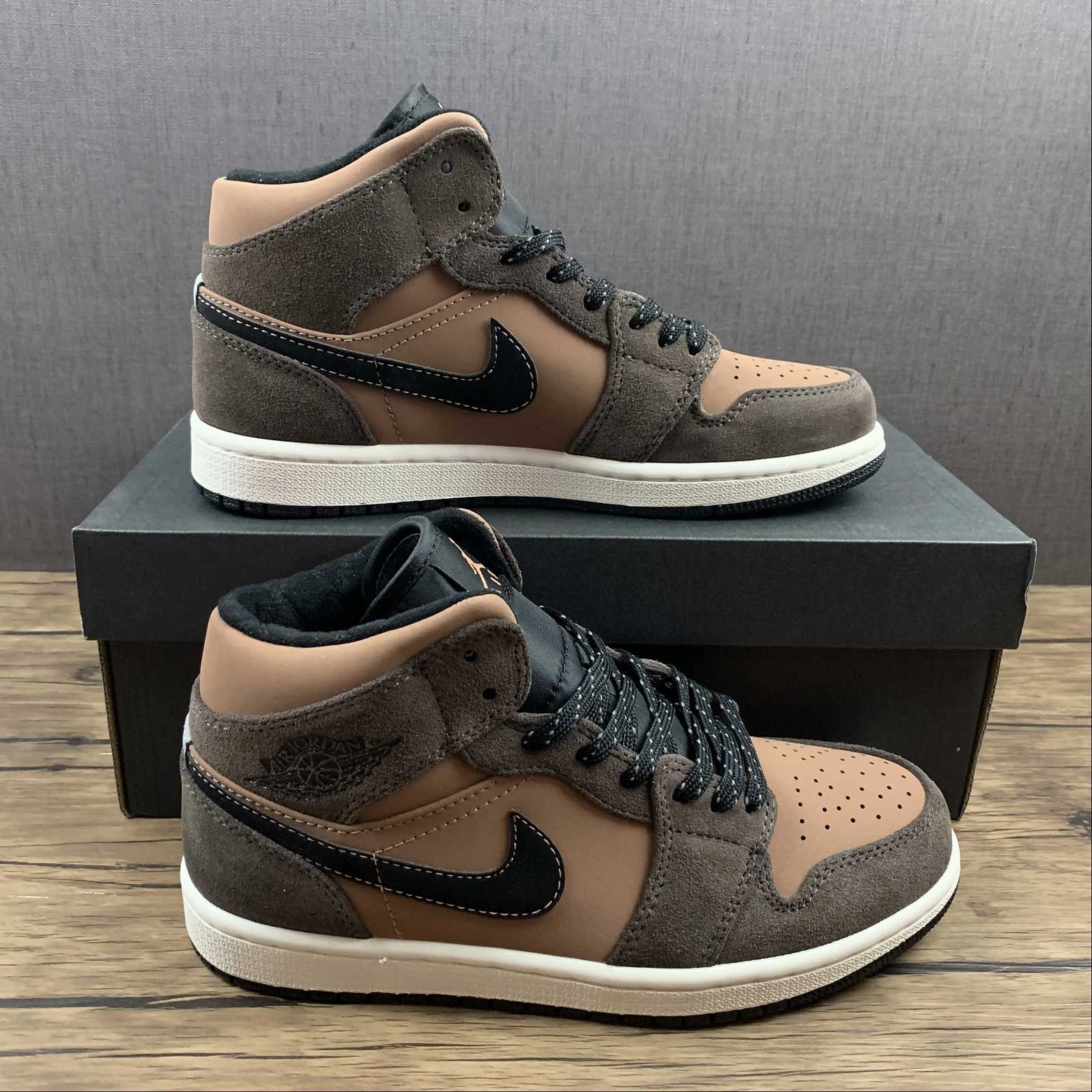 Air Jordan 1 Mid Brown Black (2021) Comfortable Feel