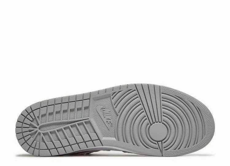 Leaf Hike Mid Top Air Jordan 1 Low Smoke Grey Gym Red