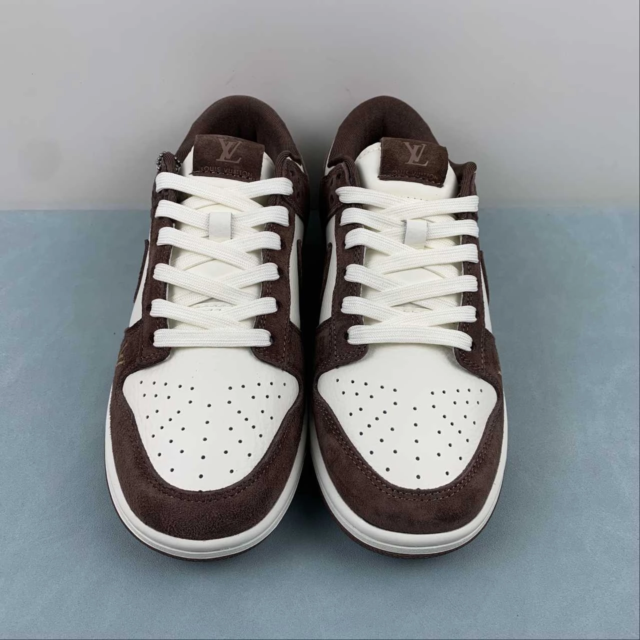 Lightweight Construction LV x SB Dunk Low Chocolate Off White FC1688-149