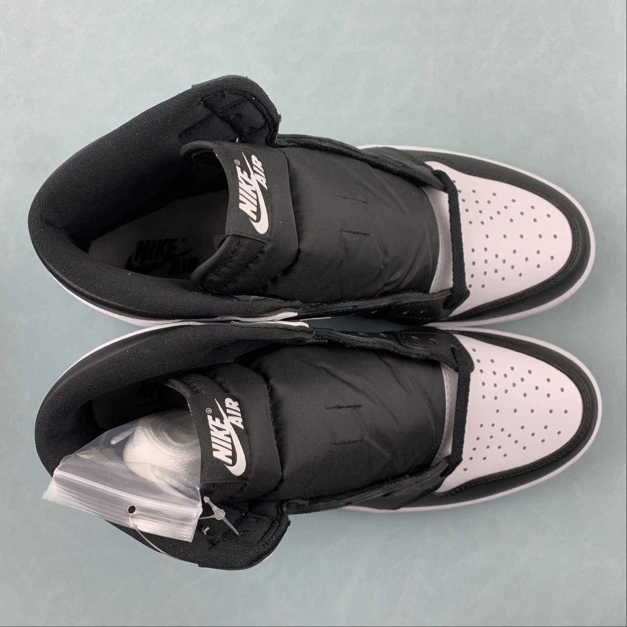 Air Jordan 1 Retro High OG Black White DZ5485-010 Speed Runner