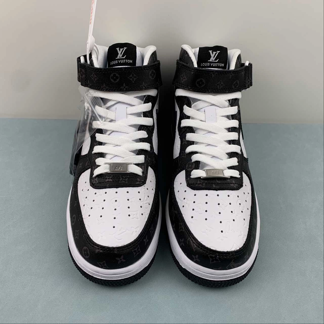 Walk Light No Slip Air Force 1 07 Mid LV White Black DV0688-400