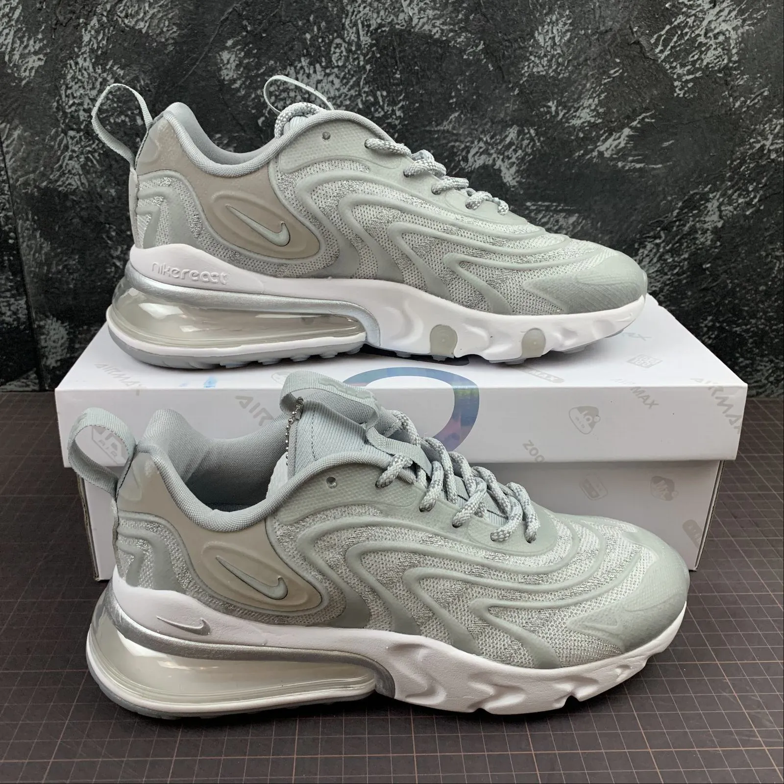 Air Max 270V3 Black Tech Lightning Silver Noctilucent CD0118-600 Soft cushion running for a dream
