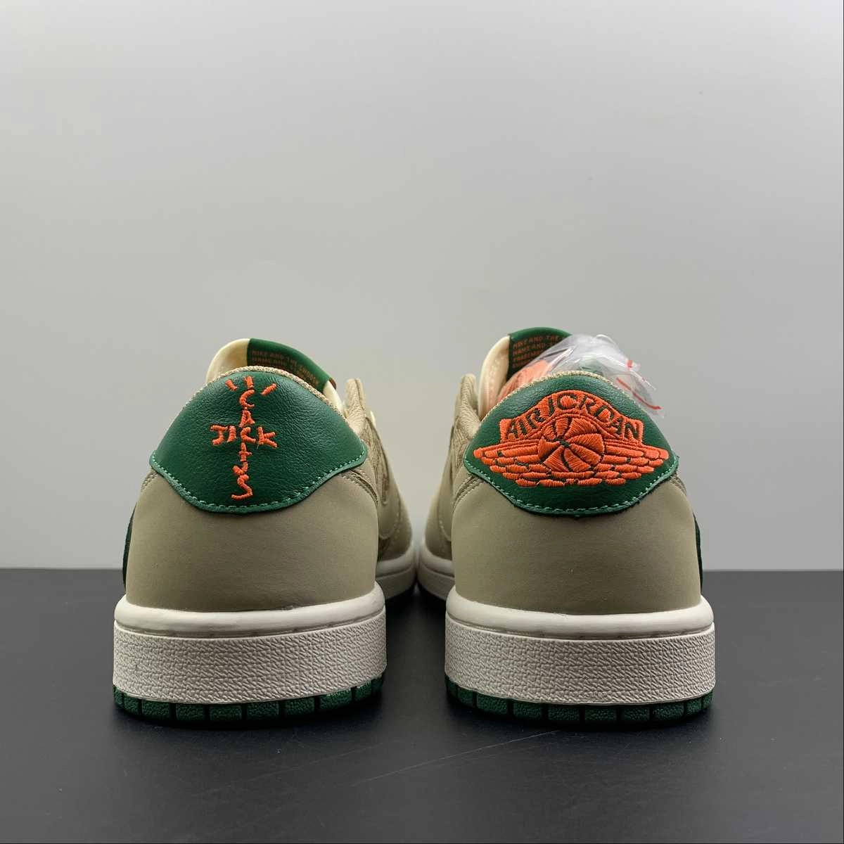 Hyper Elastic Cushion Soccer Field Travis Scott x Gucci x Air Jordan 1 Low OG Gray White Green DM7866-198