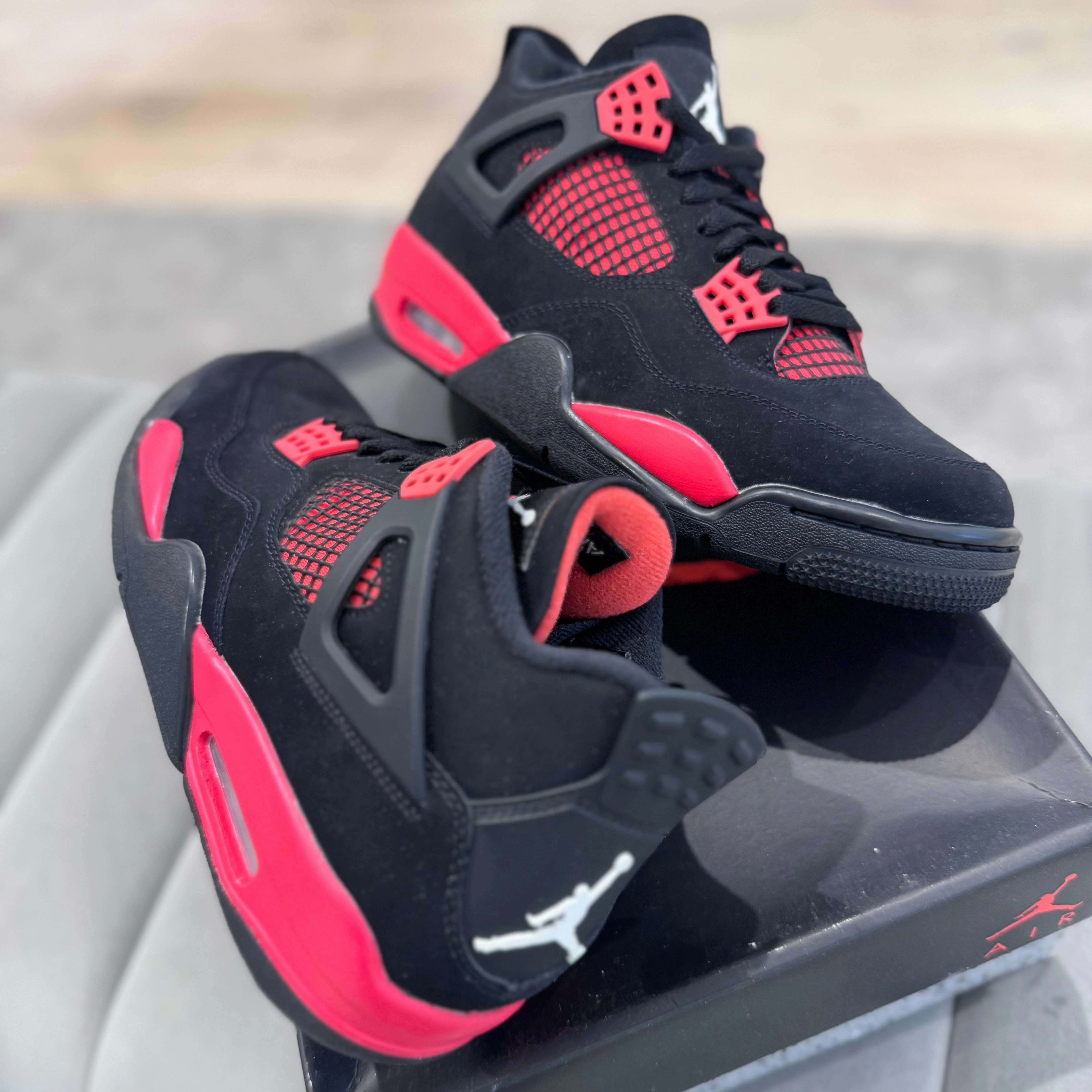 Hydrophobic Upper Coating Casual Vibe JORDAN 4 'RED THUNDER'