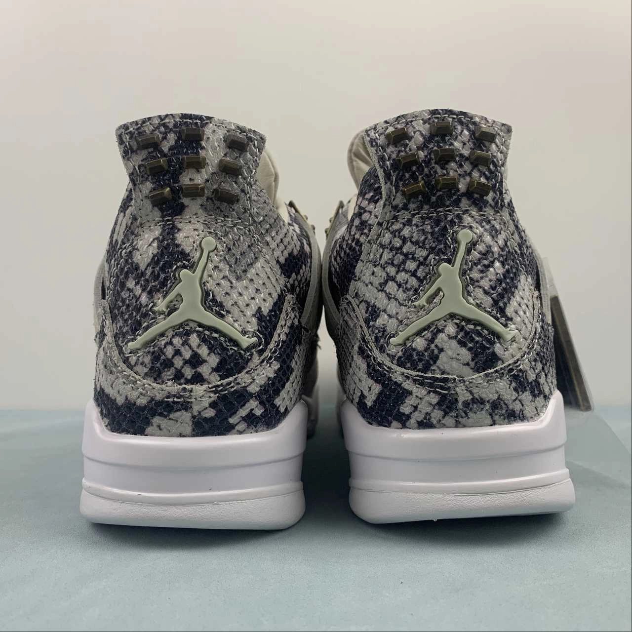 Air Jordan 4 Retro Snake Skin Light Bone White Pure Platinum Wolf Grey 819139-030 Outdoor activities