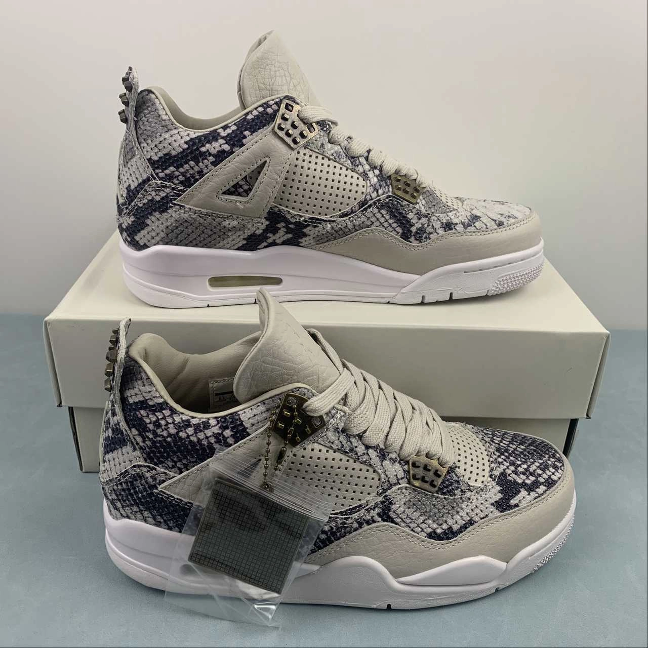 Air Jordan 4 Retro Snake Skin Light Bone White Pure Platinum Wolf Grey 819139-030 Everyday Motion