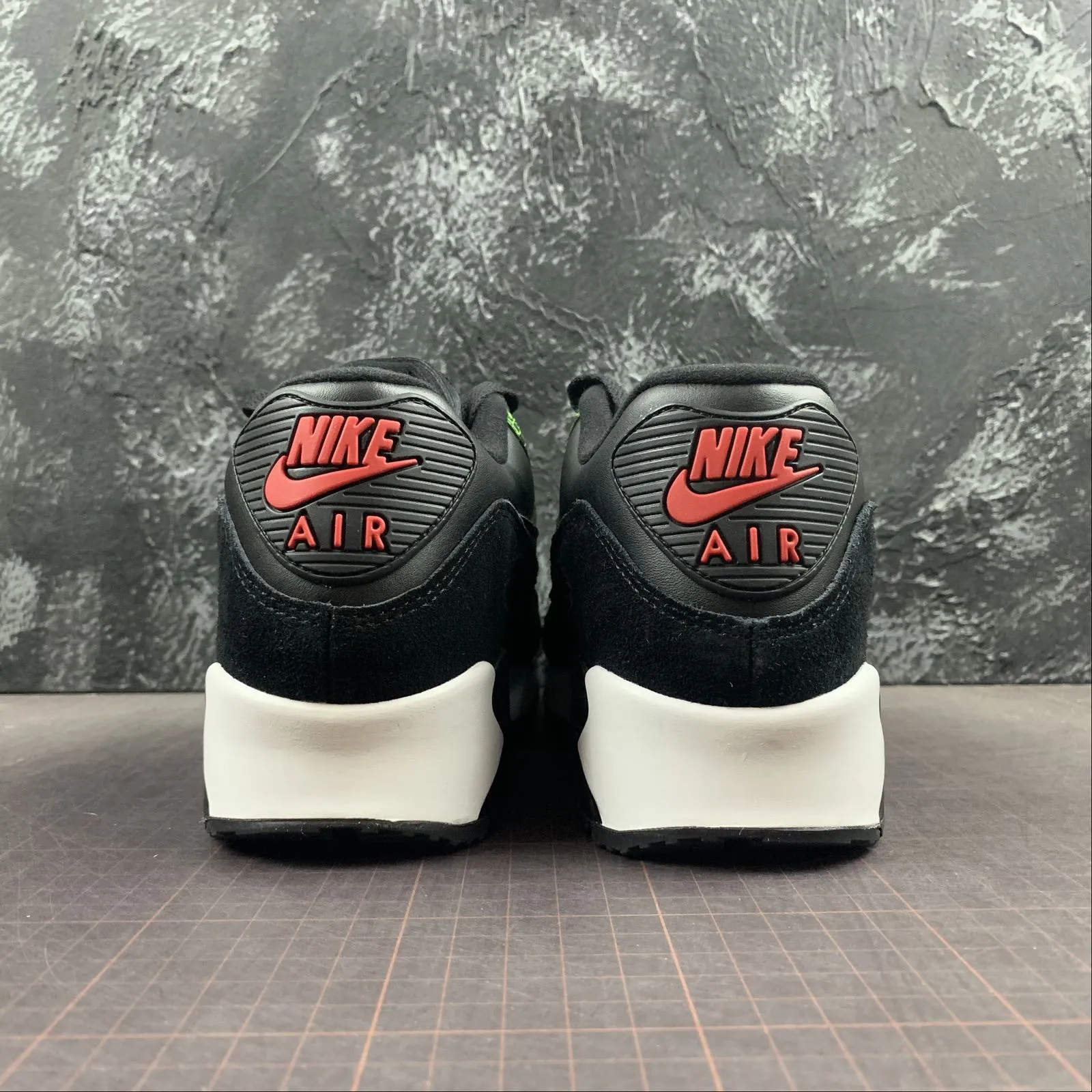 Air Max 90 Green Python Black Cyber Fir CD0916-001 running for speed